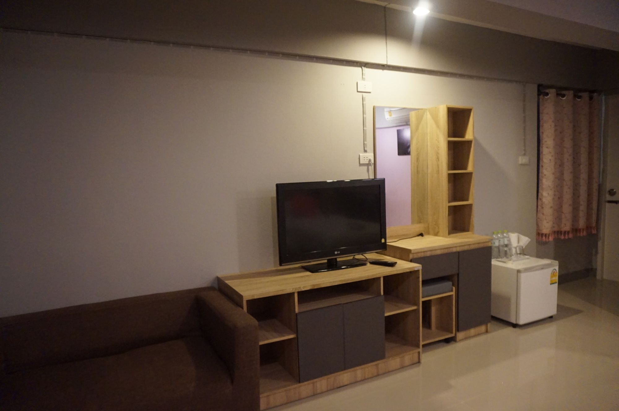 Rinrada Place Hotel Ubon Ratchathani Exterior photo