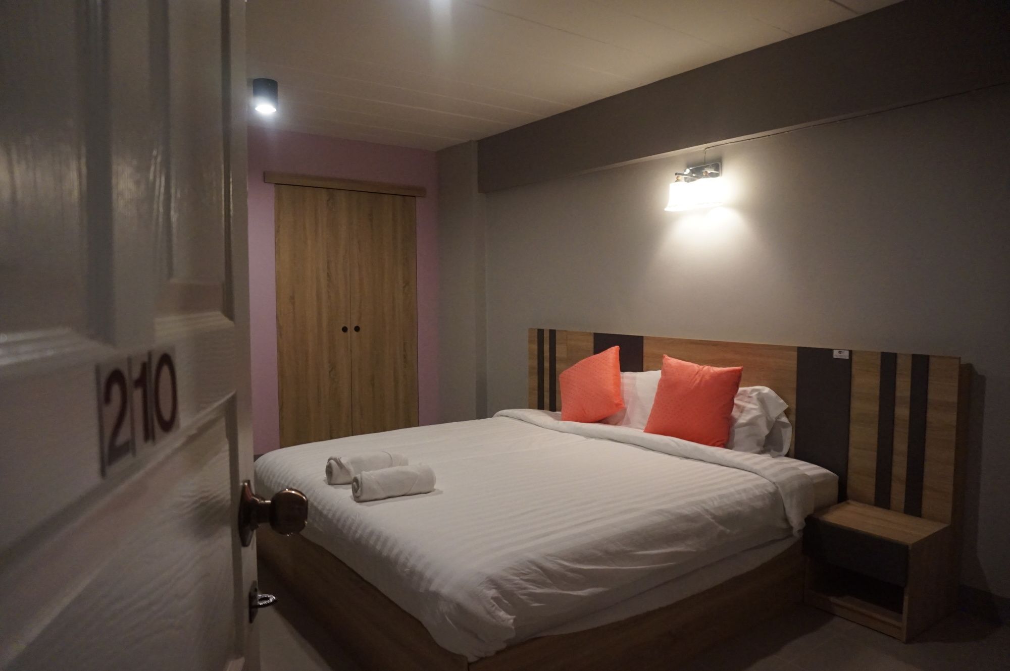 Rinrada Place Hotel Ubon Ratchathani Exterior photo