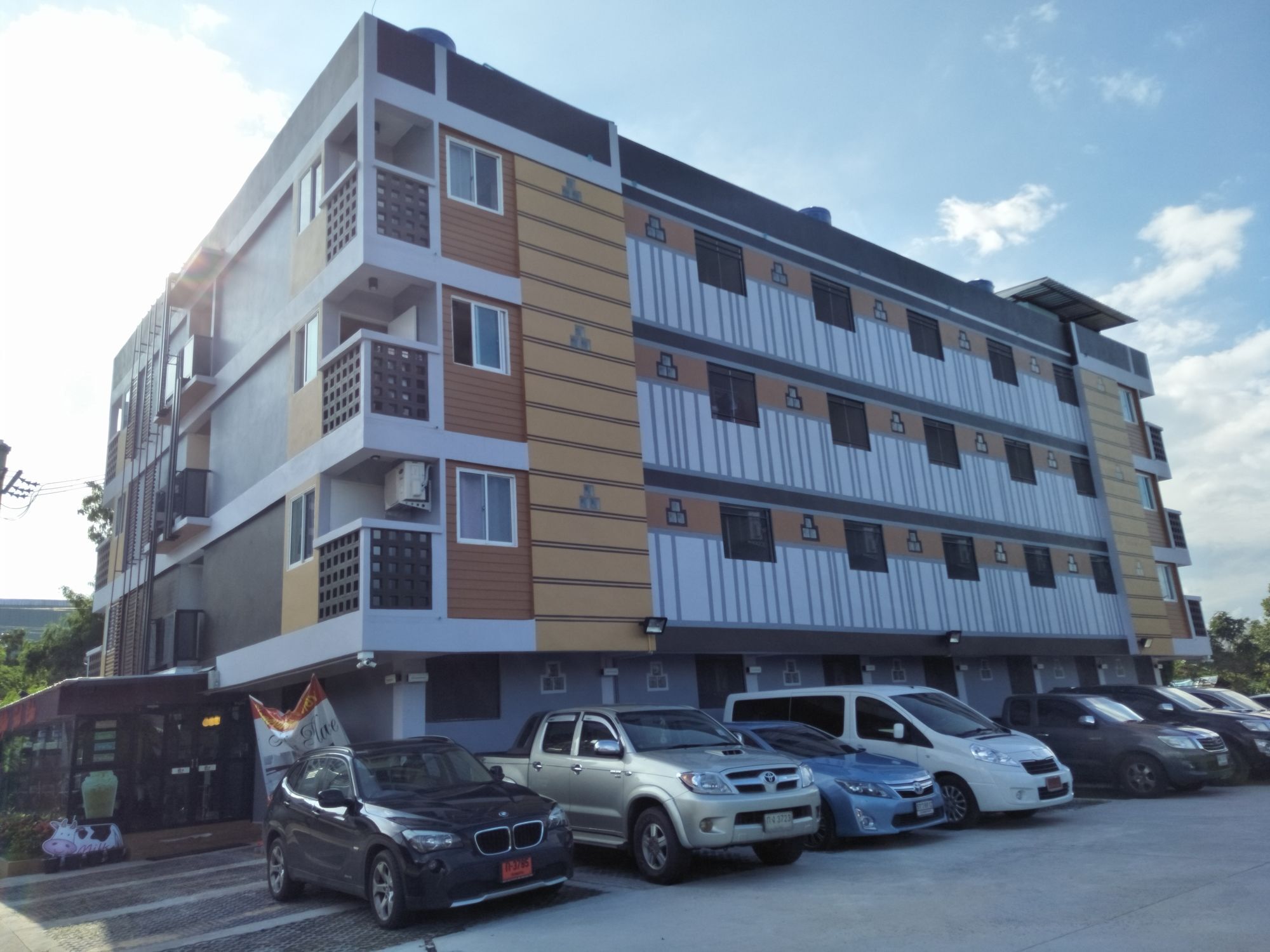 Rinrada Place Hotel Ubon Ratchathani Exterior photo